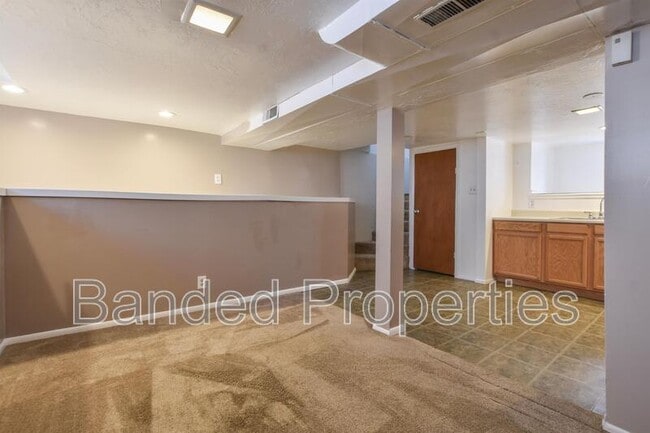 Foto del edificio - 665 E Garfield Ave