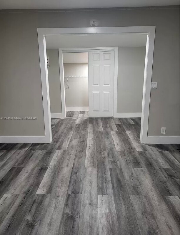Foto del edificio - 6193 Pine Tree Ln