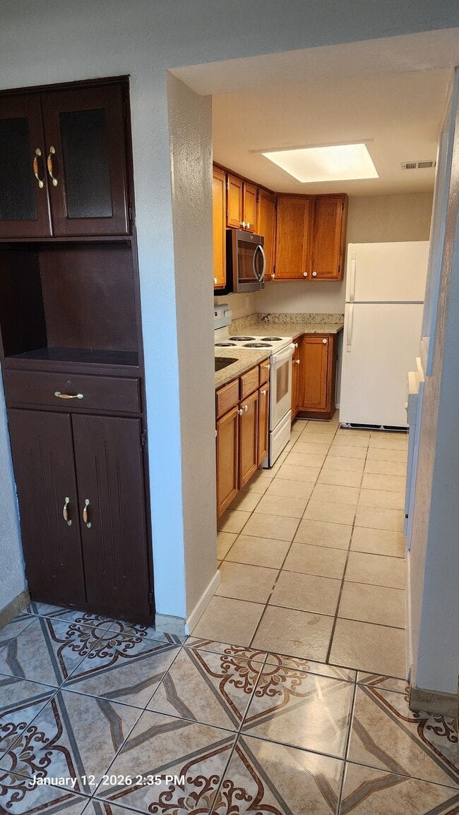 Foto del edificio - 12806 Midway Rd