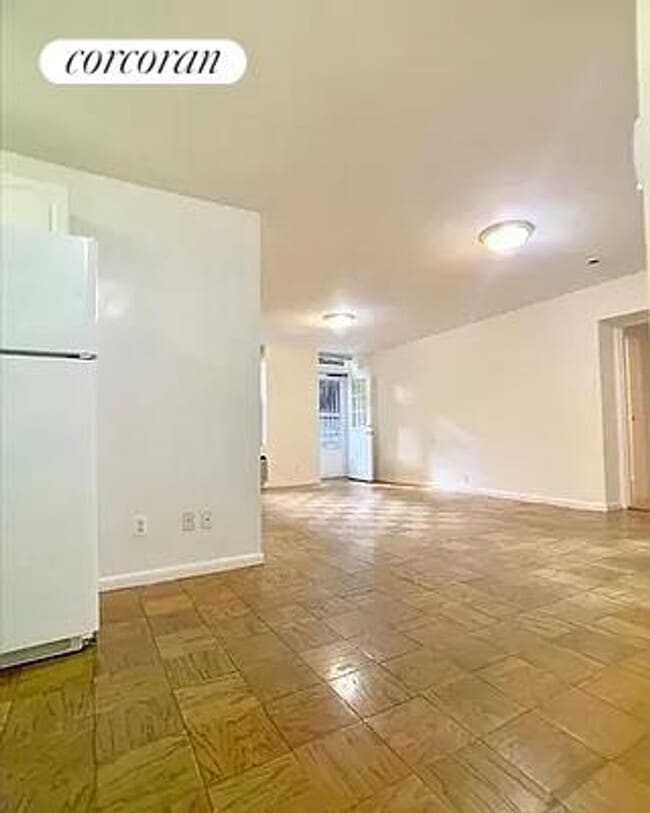 Building Photo - 430 E 77th St
