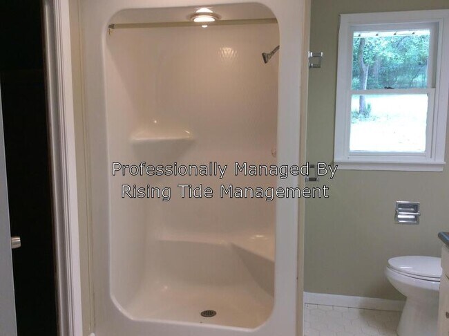 Foto del edificio - 605 Valley Dr