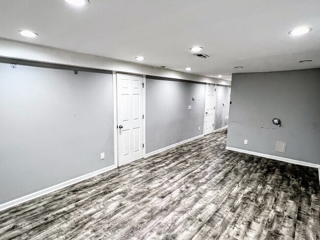 Foto del edificio - 3335 N Kenneth Ave