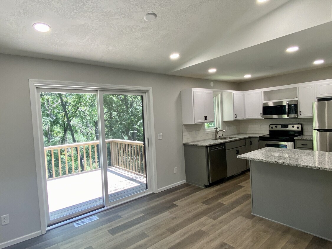 Foto principal - 8553 Baltimore St NE