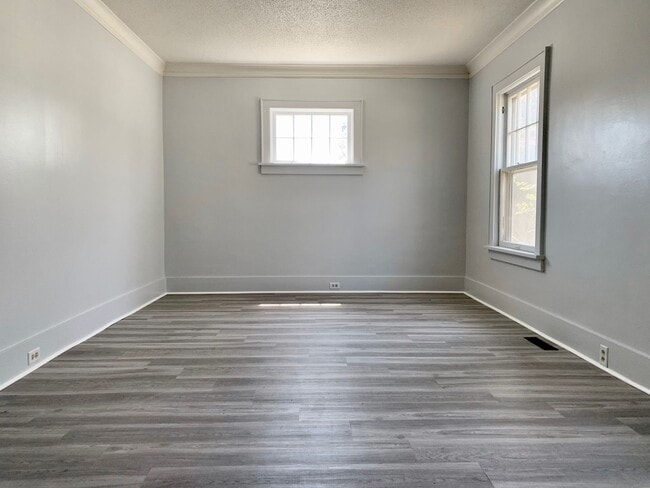 Building Photo - 1880 Sanford St