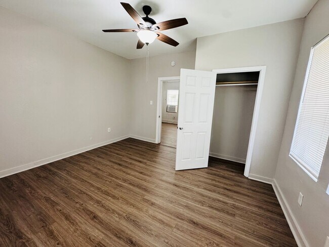 Foto del edificio - 2930 Hiawatha St