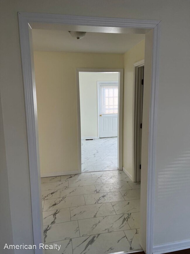 Building Photo - 3 br, 1 bath House - 924 Barker Street