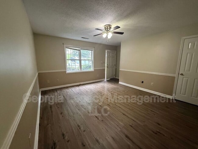 Building Photo - 46 Creek Side Dr