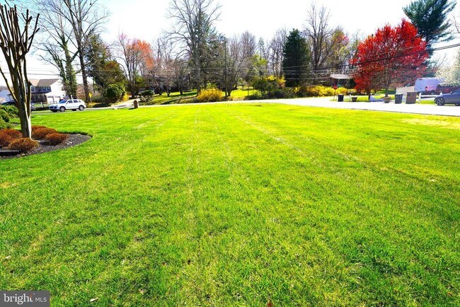 Foto del edificio - 14200 Town Farm Rd