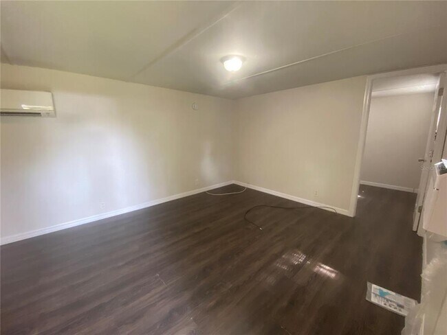 Foto del edificio - 38313 Tucker Rd