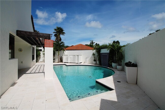 Foto del edificio - 548 Bay Villas Ln
