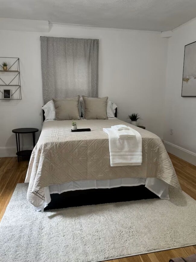 Photo - 10 Cranch St House