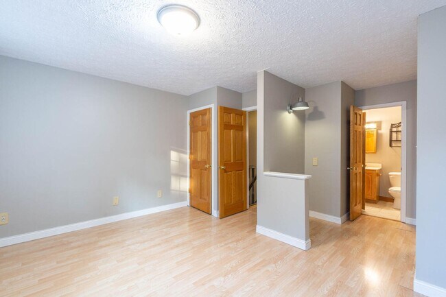 Building Photo - 2304 S Burberry Ln