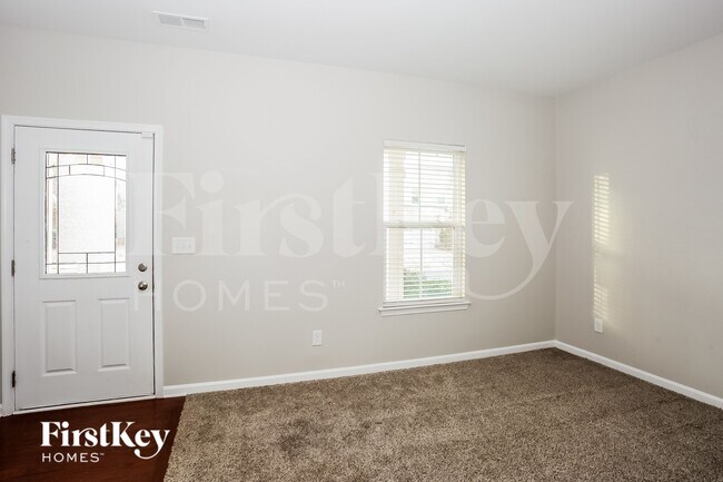 Building Photo - 2030 Hamil Ridge Dr