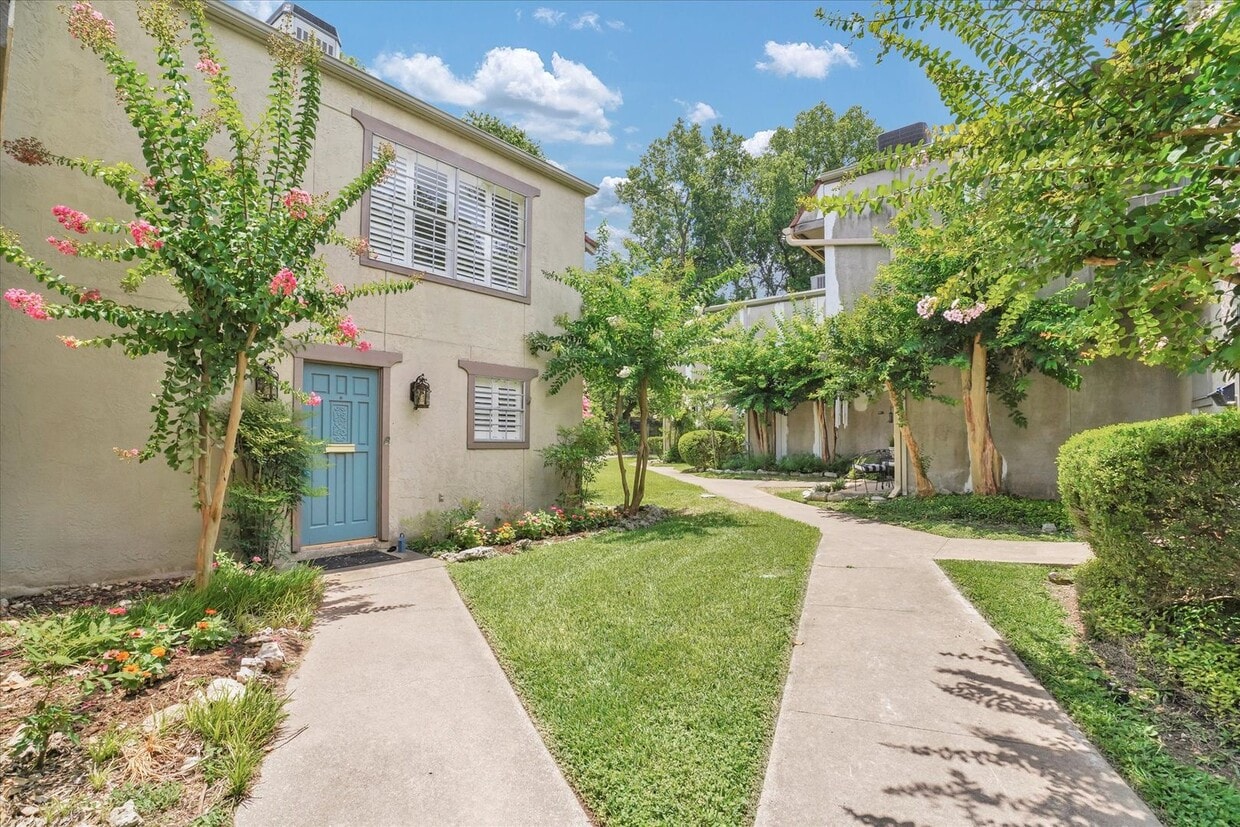 Primary Photo - 3611 Las Colinas Dr