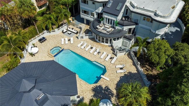 Building Photo - 2827 S Indian River Dr