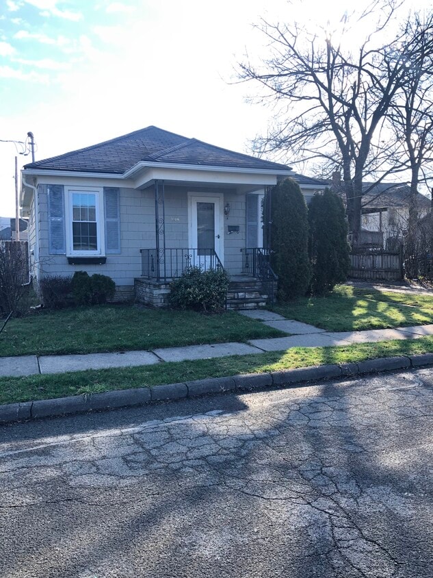 Primary Photo - 1106 Ovid St