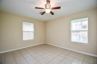 Building Photo - 6430 Saxet St