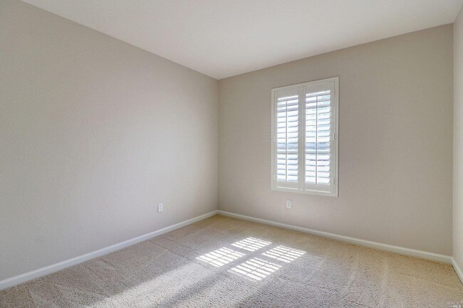 Building Photo - 806 Riverwood Ln