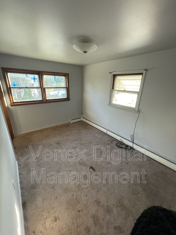 Building Photo - 624 Hemlock St