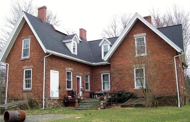 Building Photo - 4072 Calkins Rd