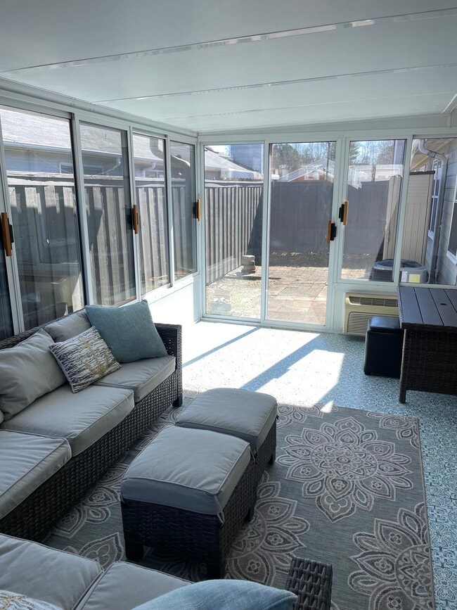 Four Season Sunroom 2 - 160 Garden Ct