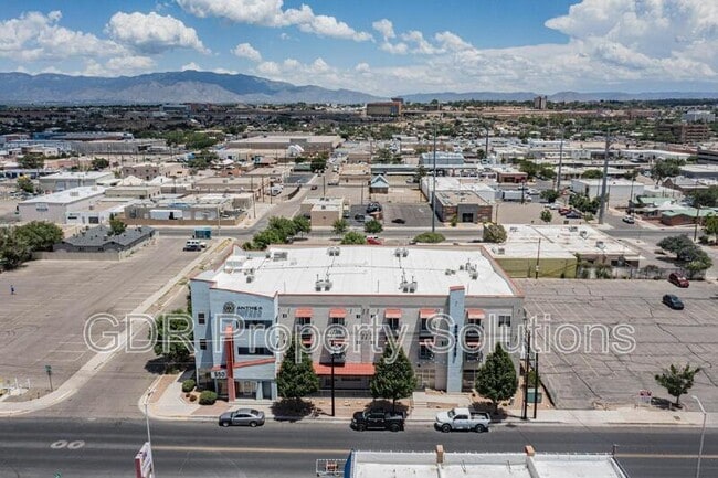 Building Photo - 950 4th St NW