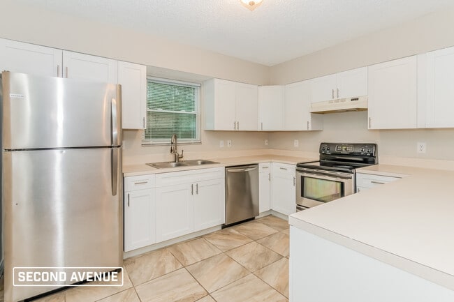 Building Photo - 6128 Key Hollow Ct