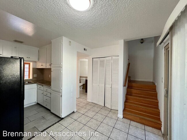 Building Photo - 2 br, 1.5 bath House - 449 Woodlawn Ave Ap...