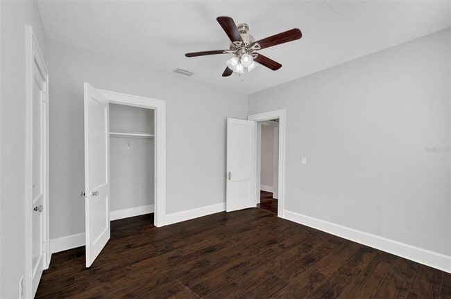 Building Photo - 403 S Albany Ave