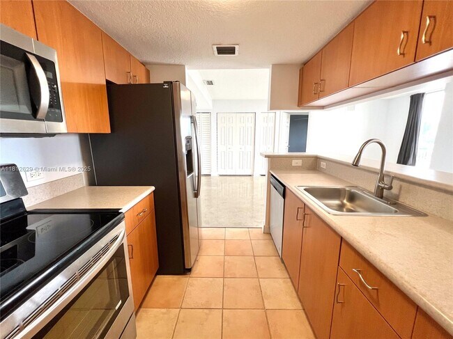 Foto del edificio - 816 NW 11th St