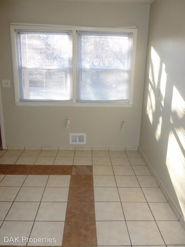 Building Photo - 7049 N Teutonia Ave