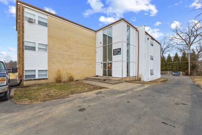 Foto del edificio - 5936 Radnor Rd