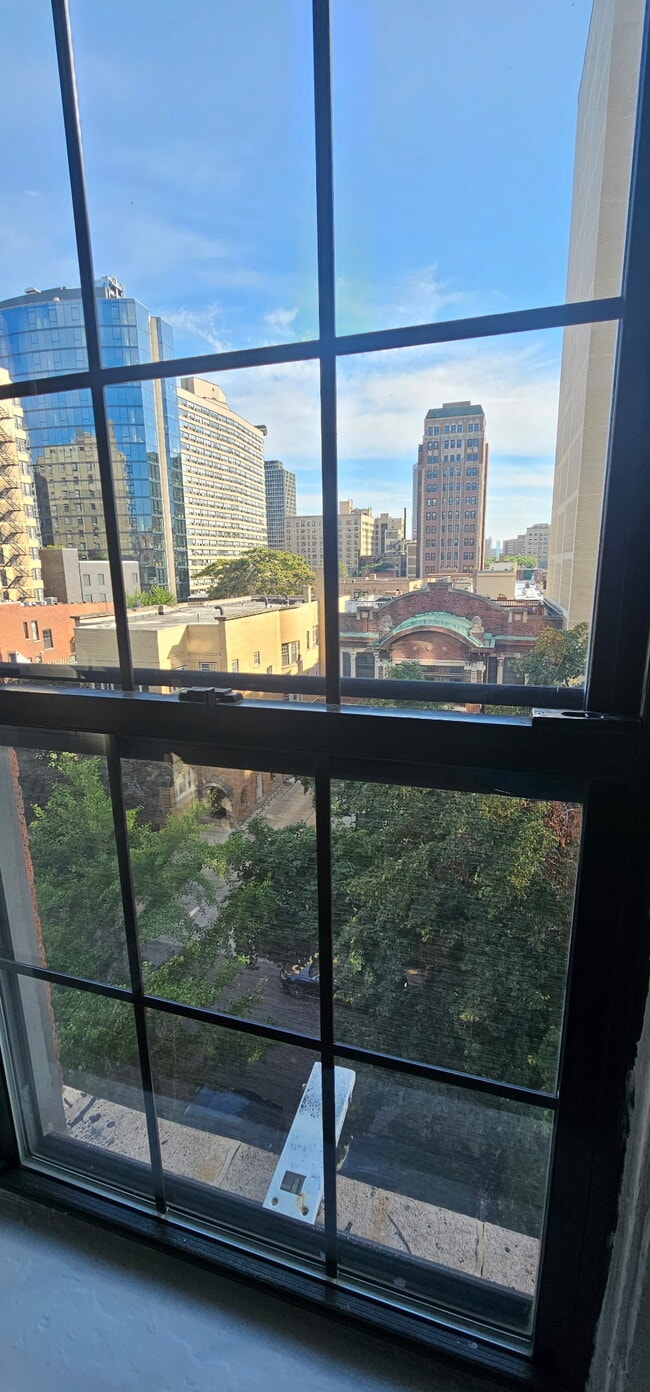 Foto del edificio - 429 W Wellington Ave