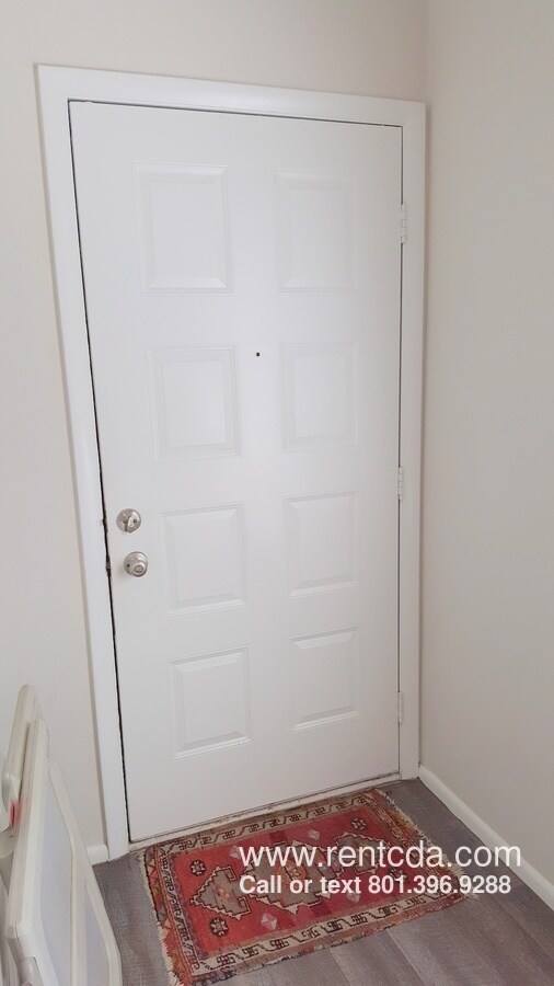Building Photo - 1351 E Merritt Cir