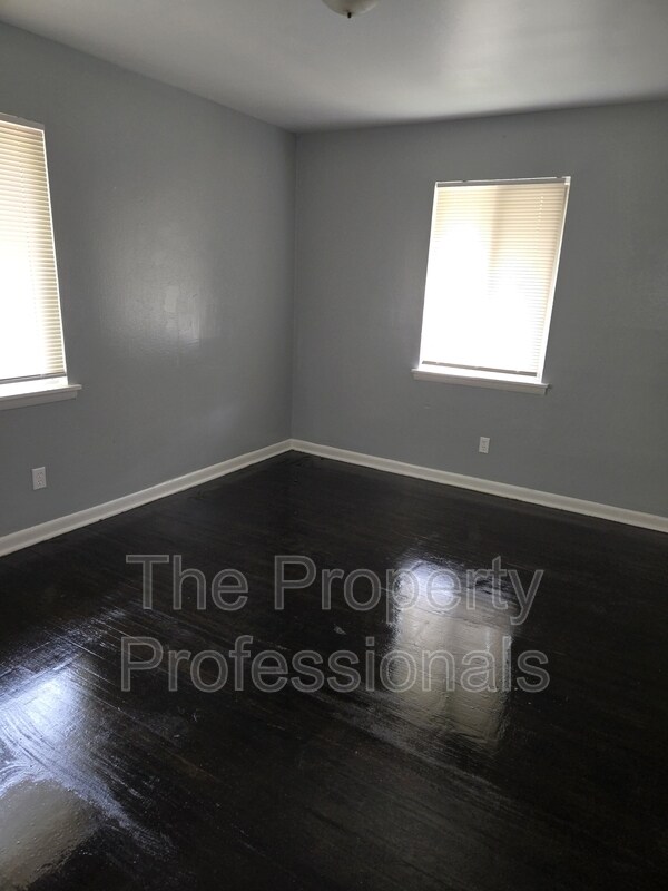 Foto del edificio - 7750 Rugby Ave