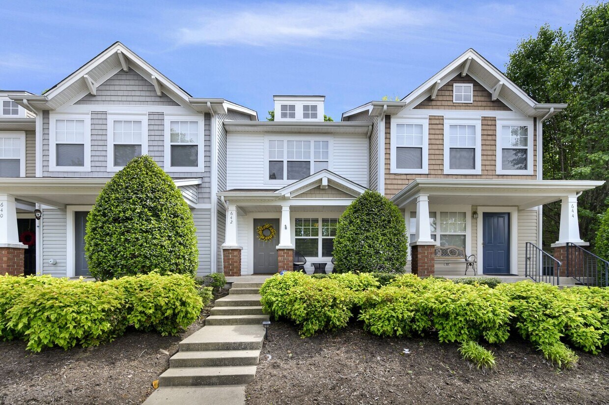 Primary Photo - 642 Flintlock Ct
