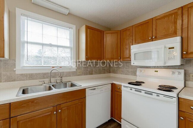 Foto del edificio - 9574 Windsor Lake Blvd