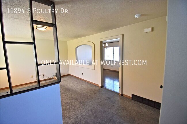 Foto del edificio - Beautiful 3 Bed Draper Top Floor Unit! No ...