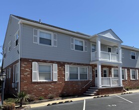 Building Photo - 9506 Ventnor Ave