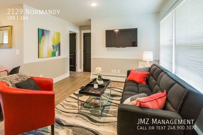 Building Photo - Beautifully Updated Ranch Style Unit In Ro...
