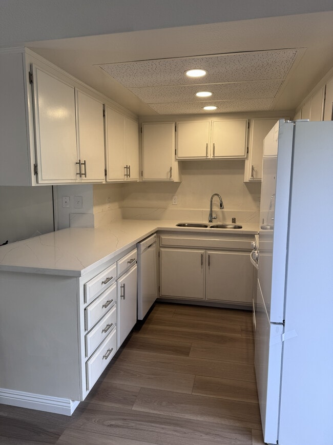 Cocina - Corinth Ave. Apartments