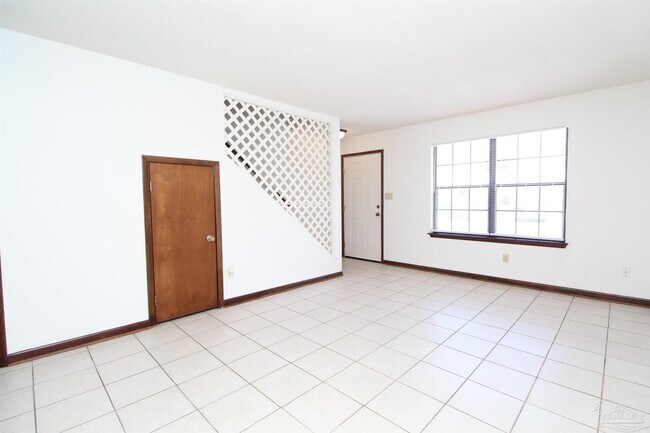 Building Photo - 1455 Acorn Ln