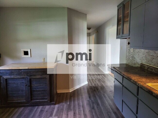Foto del edificio - 1425 S Fairview Ave