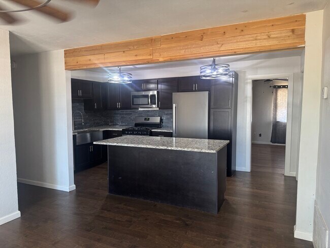 Foto del edificio - 4332 SE 37th St
