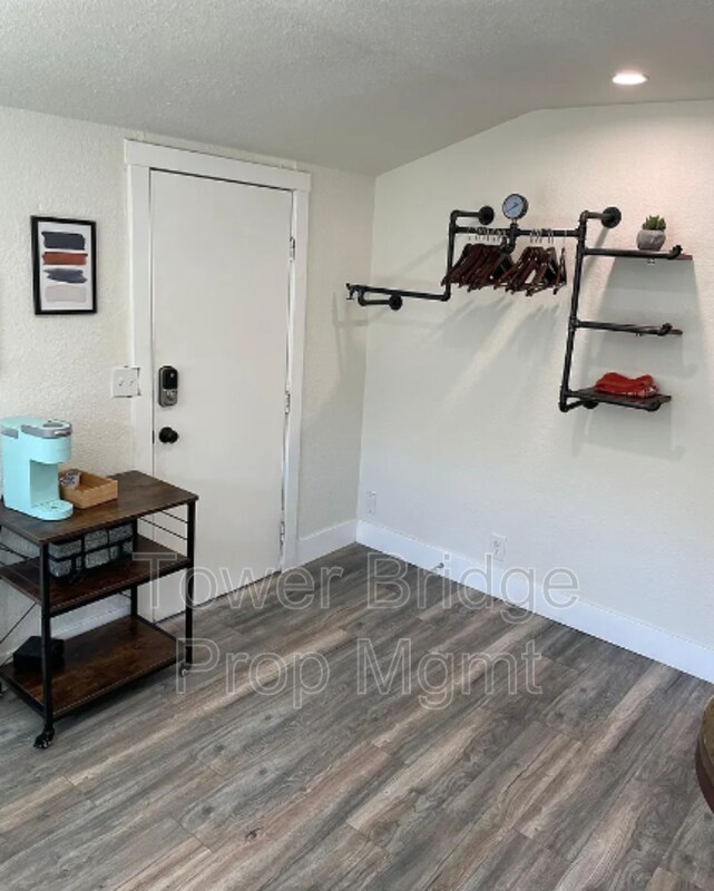 134 1/2 Birch St, Roseville, CA 95678 Condo for Rent in Roseville, CA