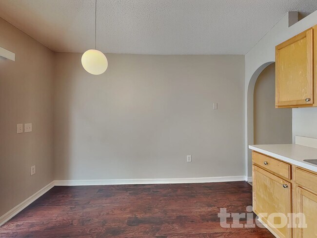 Foto del edificio - 13822 Gentle Woods Ave