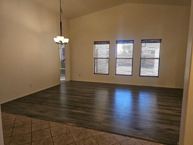 Foto del edificio - 18515 W Caribbean Ln