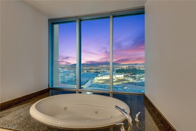 Foto del edificio - 2700 S Las Vegas Blvd