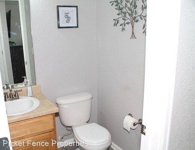 Foto del edificio - 3 br, 3 bath House - 1312 101st Ave Court