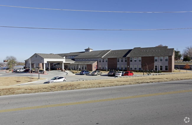 Primary Photo - Heartland Village